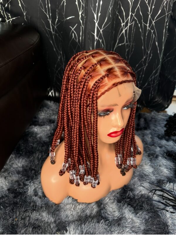 Short knotless braid